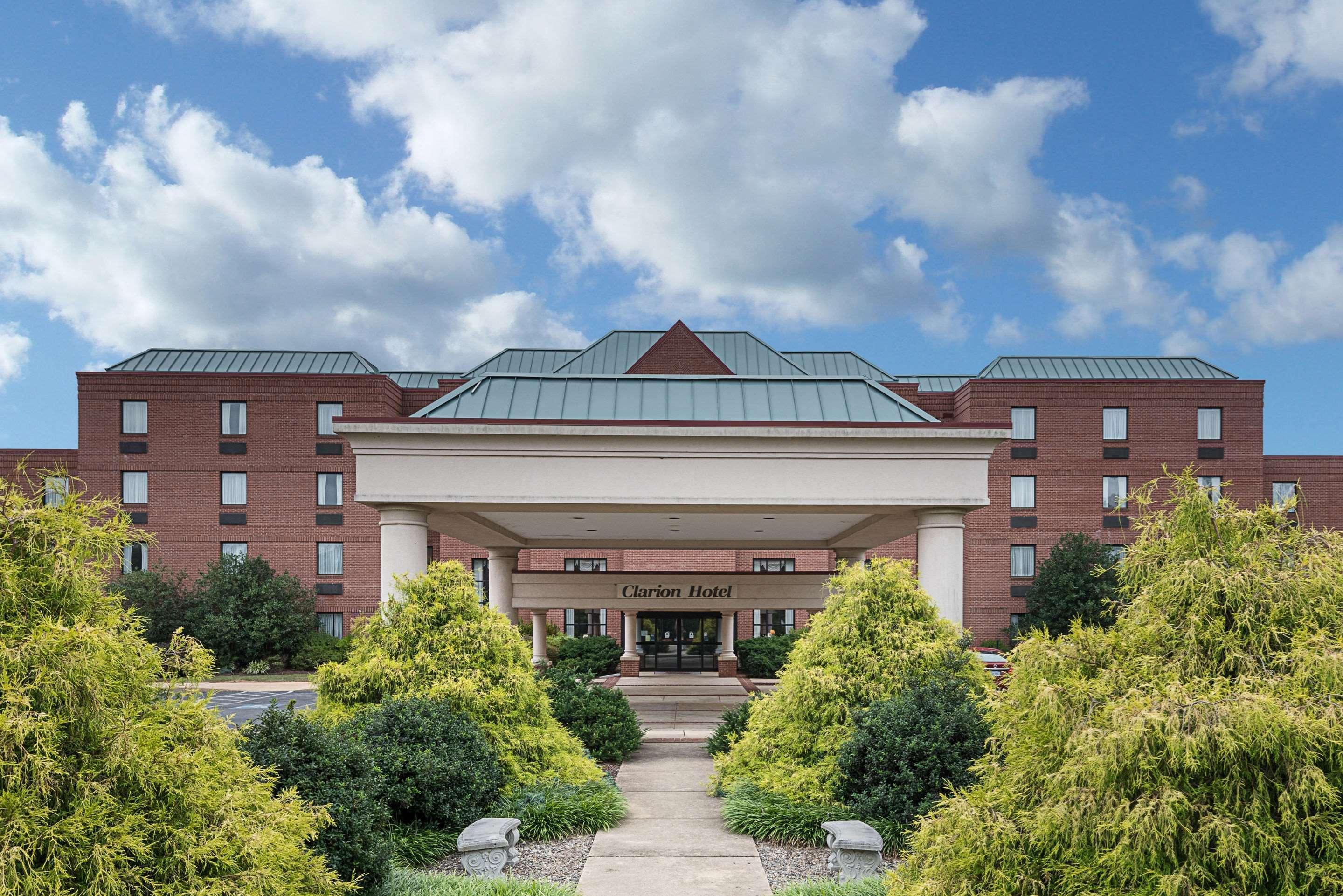 Clarion Hotel & Conference Center Shepherdstown Exterior photo